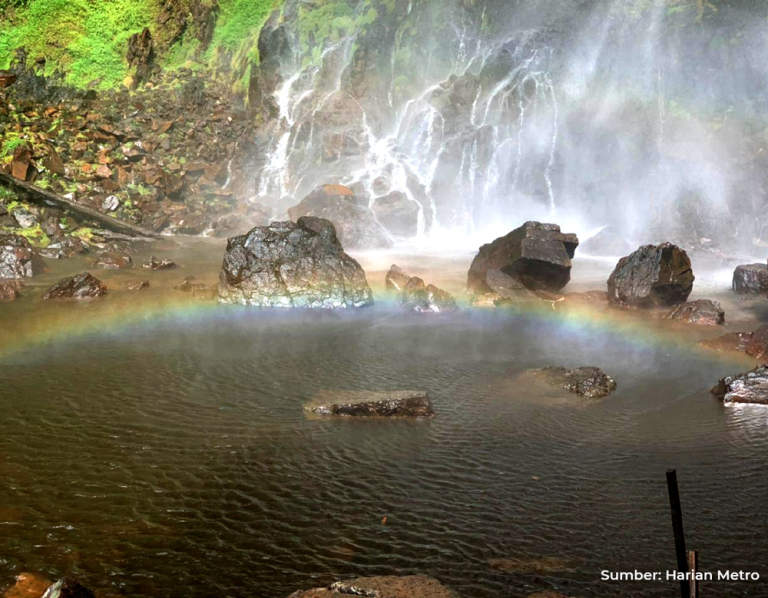 Air Terjun Pelangi